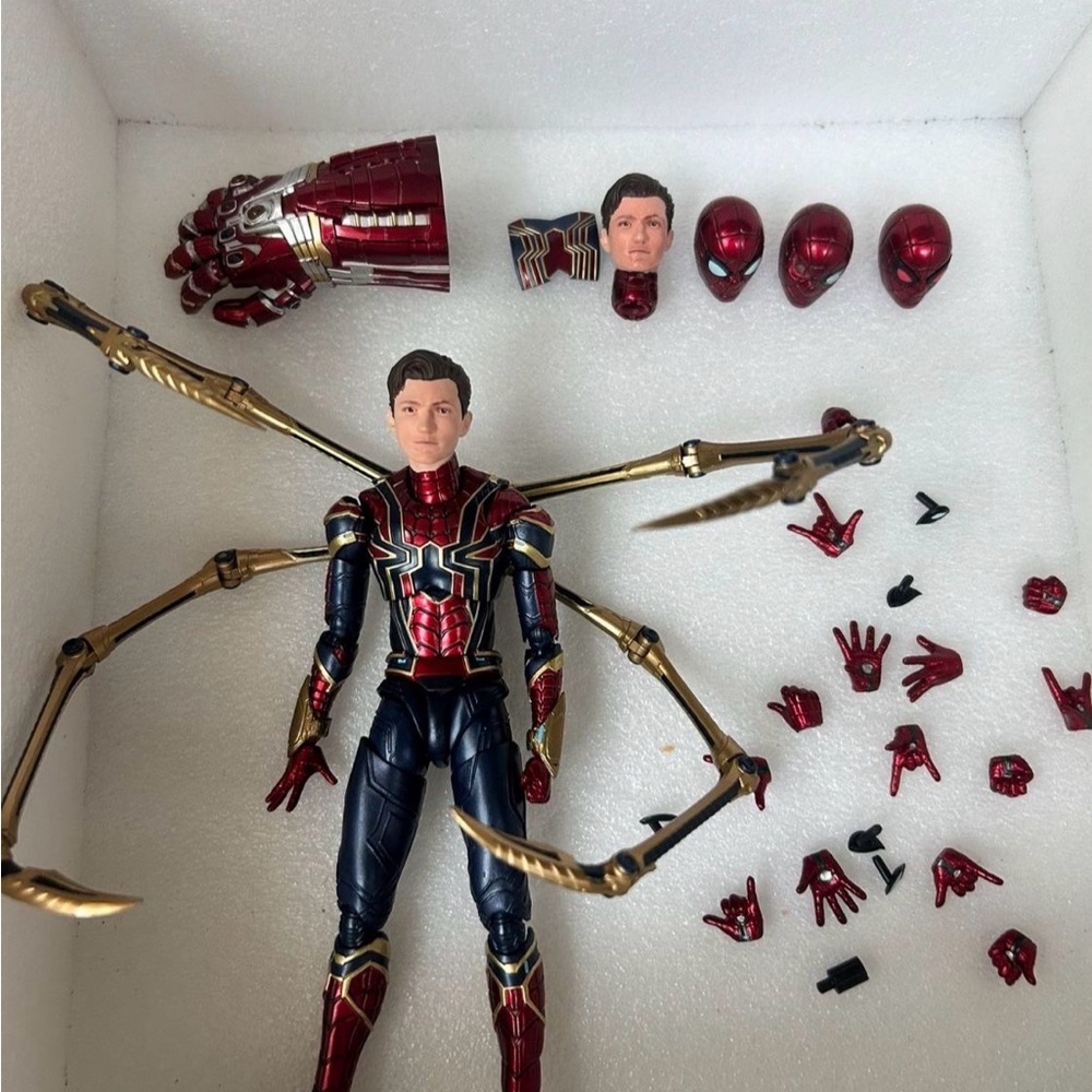 SH Figuarts Marvel Iron Spider Man No Way Home Action Figure